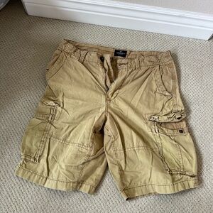 American Eagle Outfitters Men's Khaki Cargo Shorts
